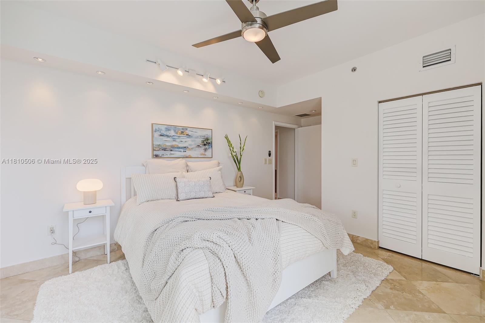 SOUTH TWO SEVEN LOFTS CON - Residential