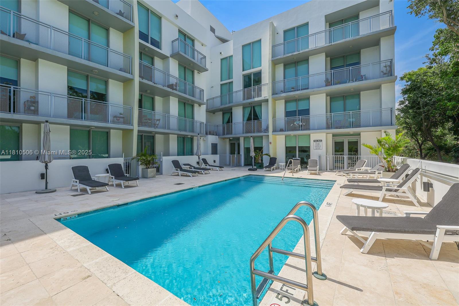 SOUTH TWO SEVEN LOFTS CON - Residential