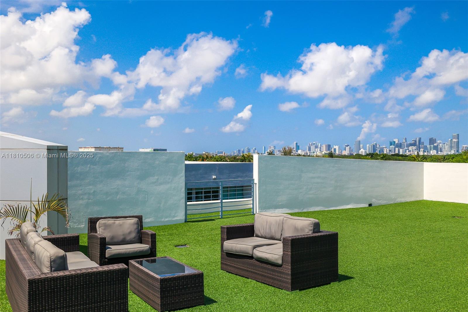 SOUTH TWO SEVEN LOFTS CON - Residential