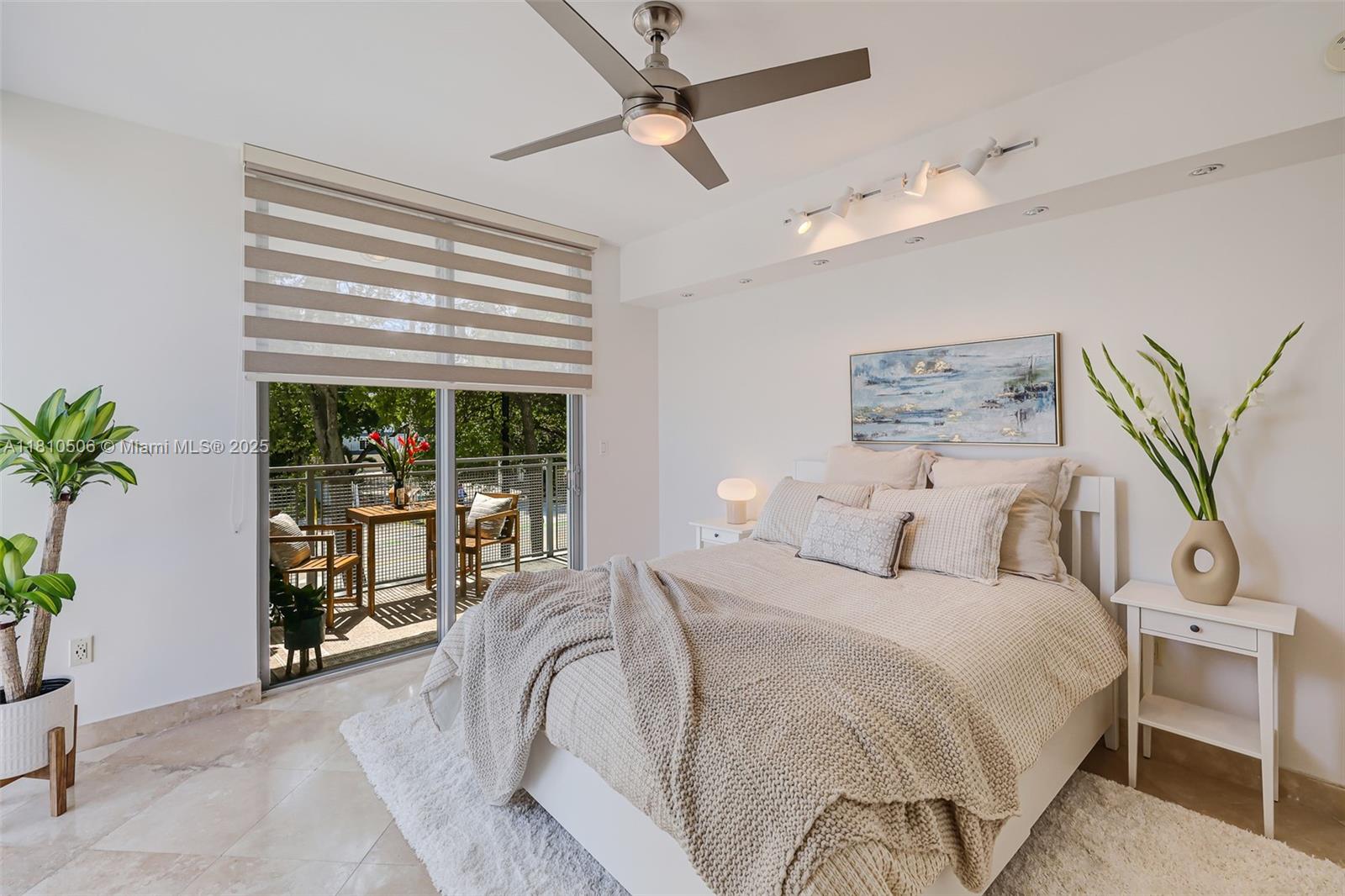 SOUTH TWO SEVEN LOFTS CON - Residential