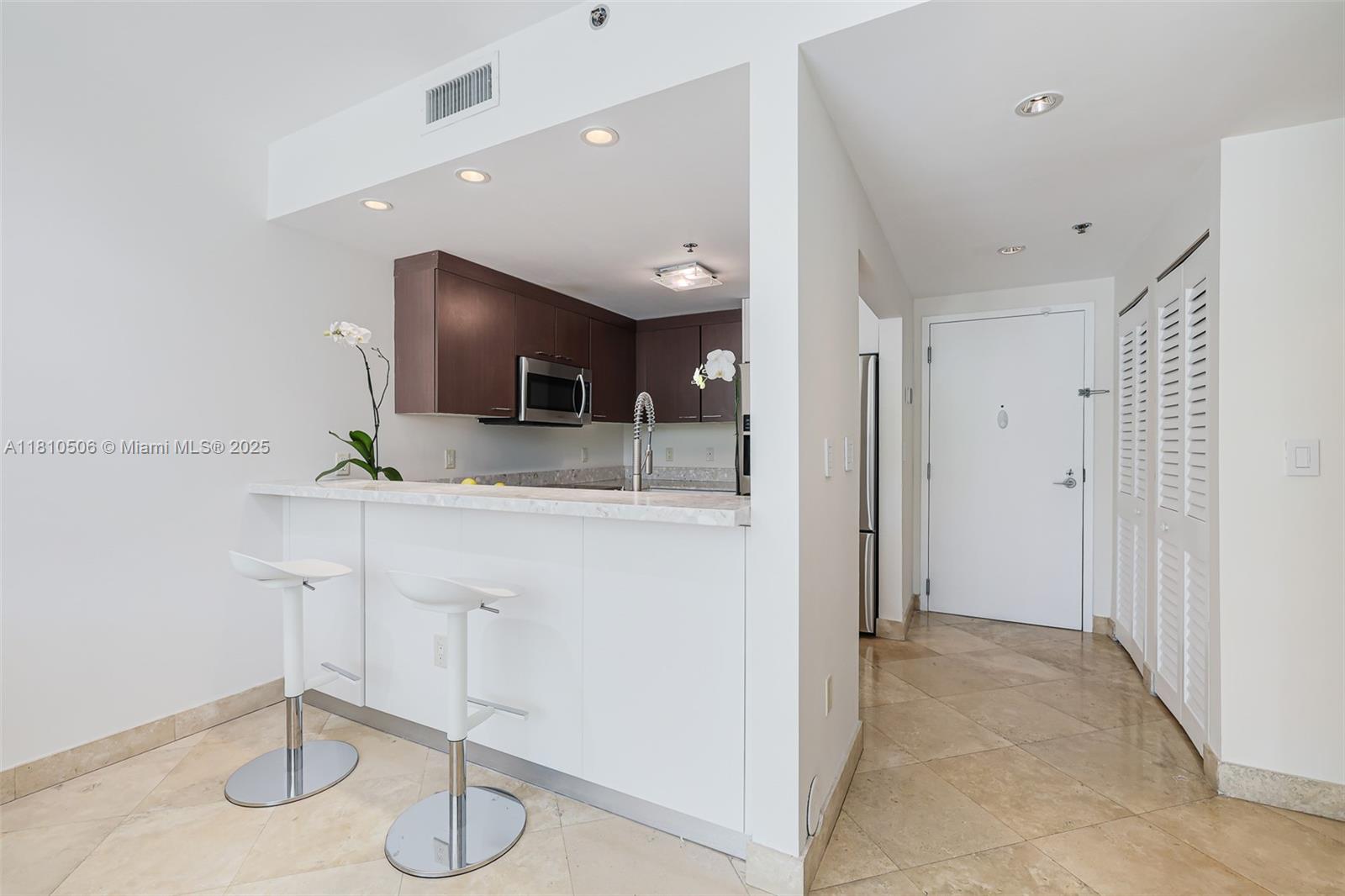 SOUTH TWO SEVEN LOFTS CON - Residential