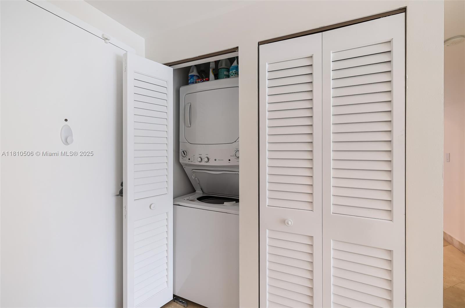 SOUTH TWO SEVEN LOFTS CON - Residential