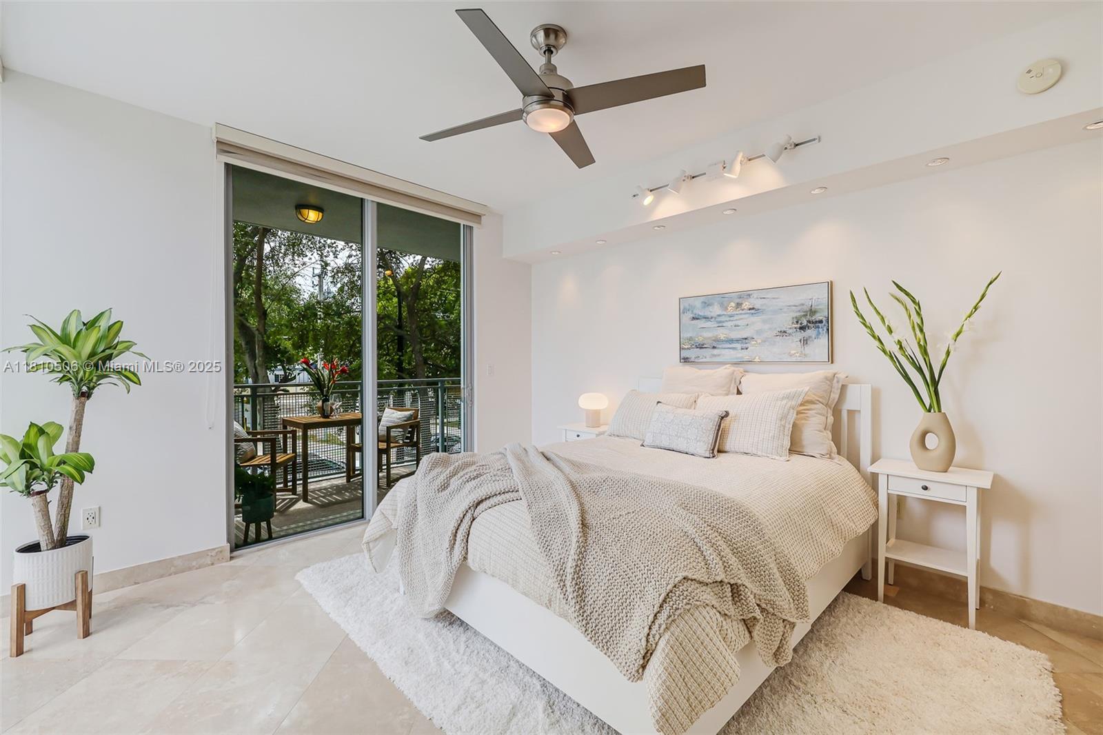 SOUTH TWO SEVEN LOFTS CON - Residential