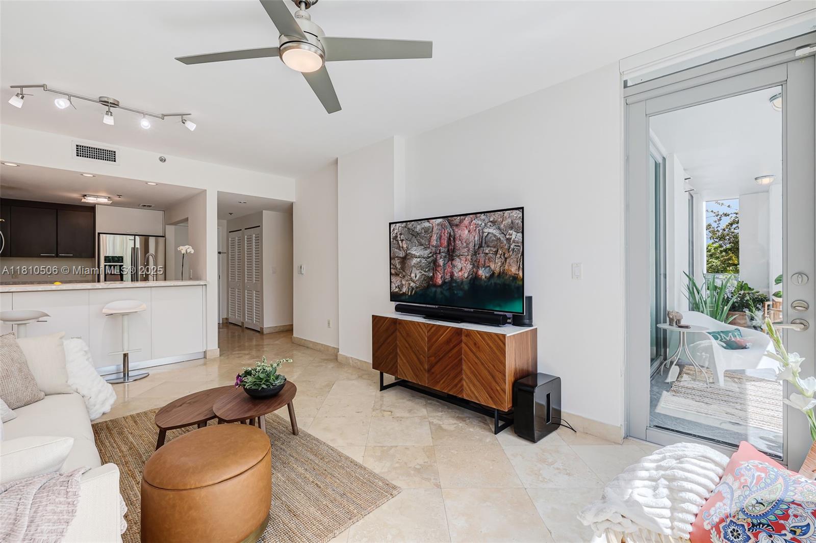 SOUTH TWO SEVEN LOFTS CON - Residential