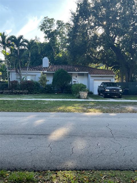 234 Pinecrest Dr Miami Springs FL 33166