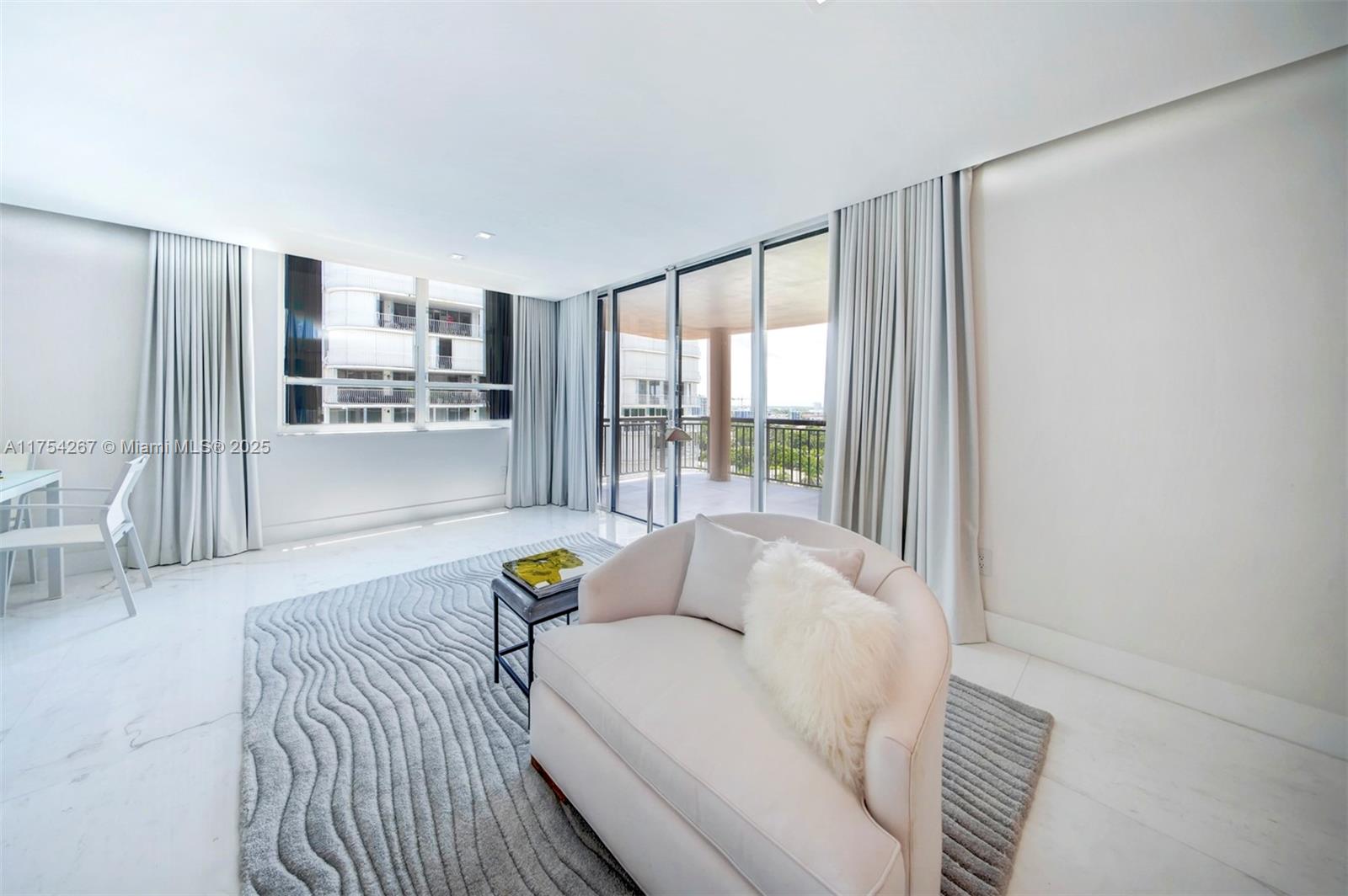 10175 Collins Ave 1106