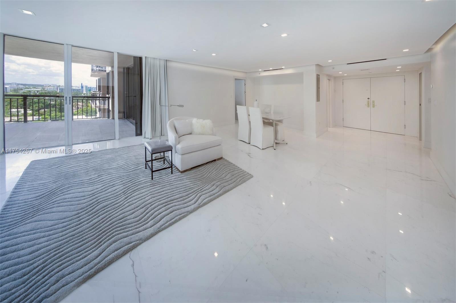 10175 Collins Ave 1106
