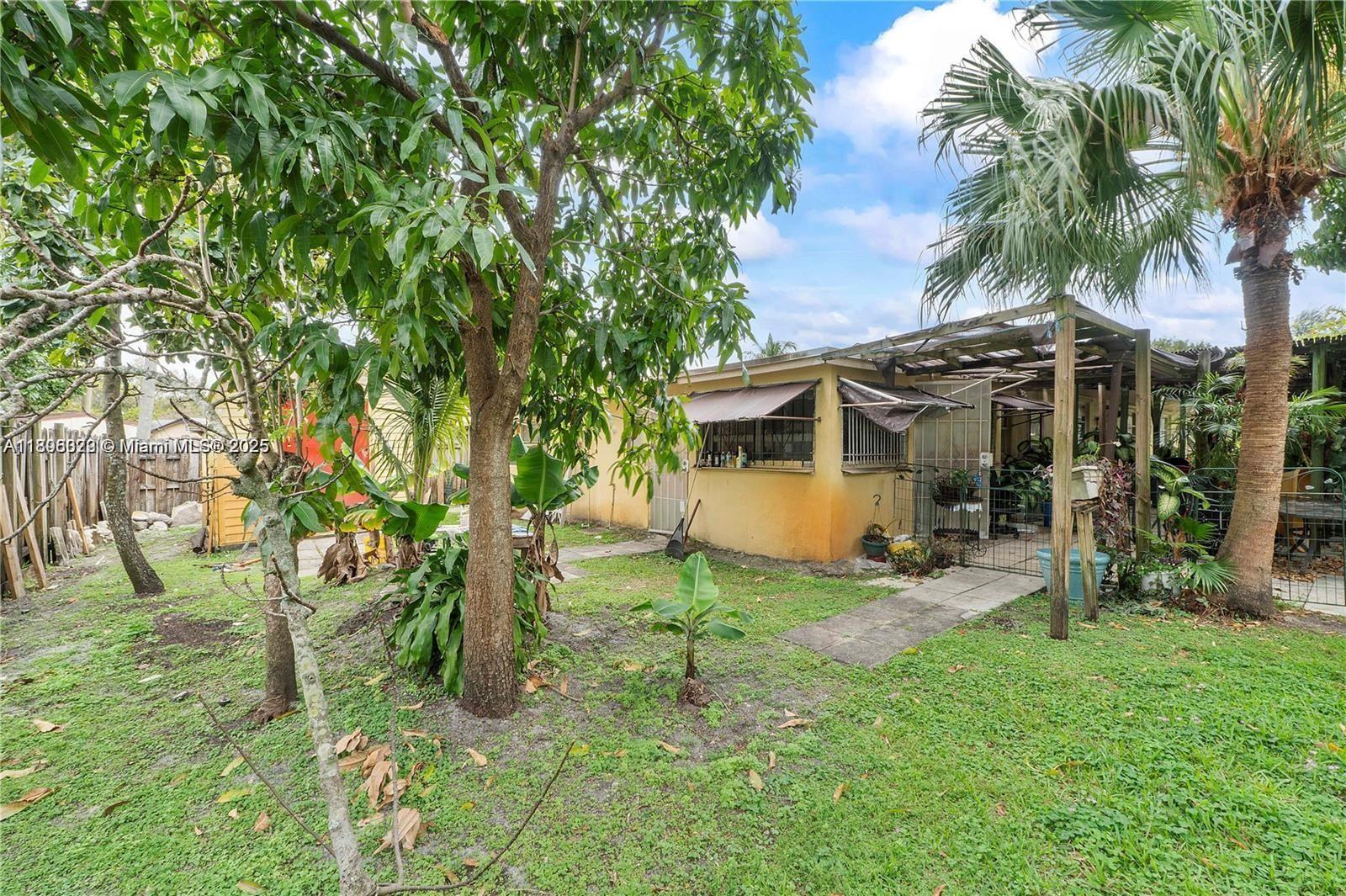 HOLLYWOOD BEACH GARDENS - Residential Lease