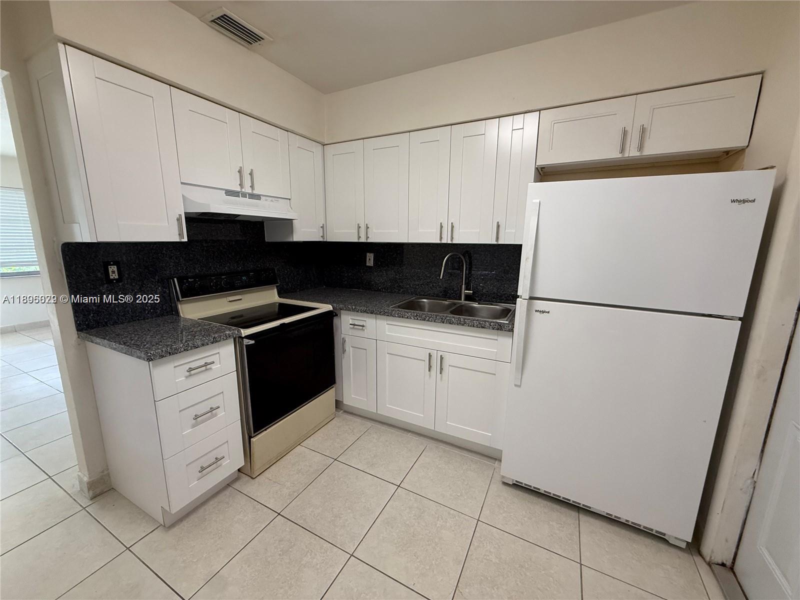HOLLYWOOD BEACH GARDENS - Residential Lease