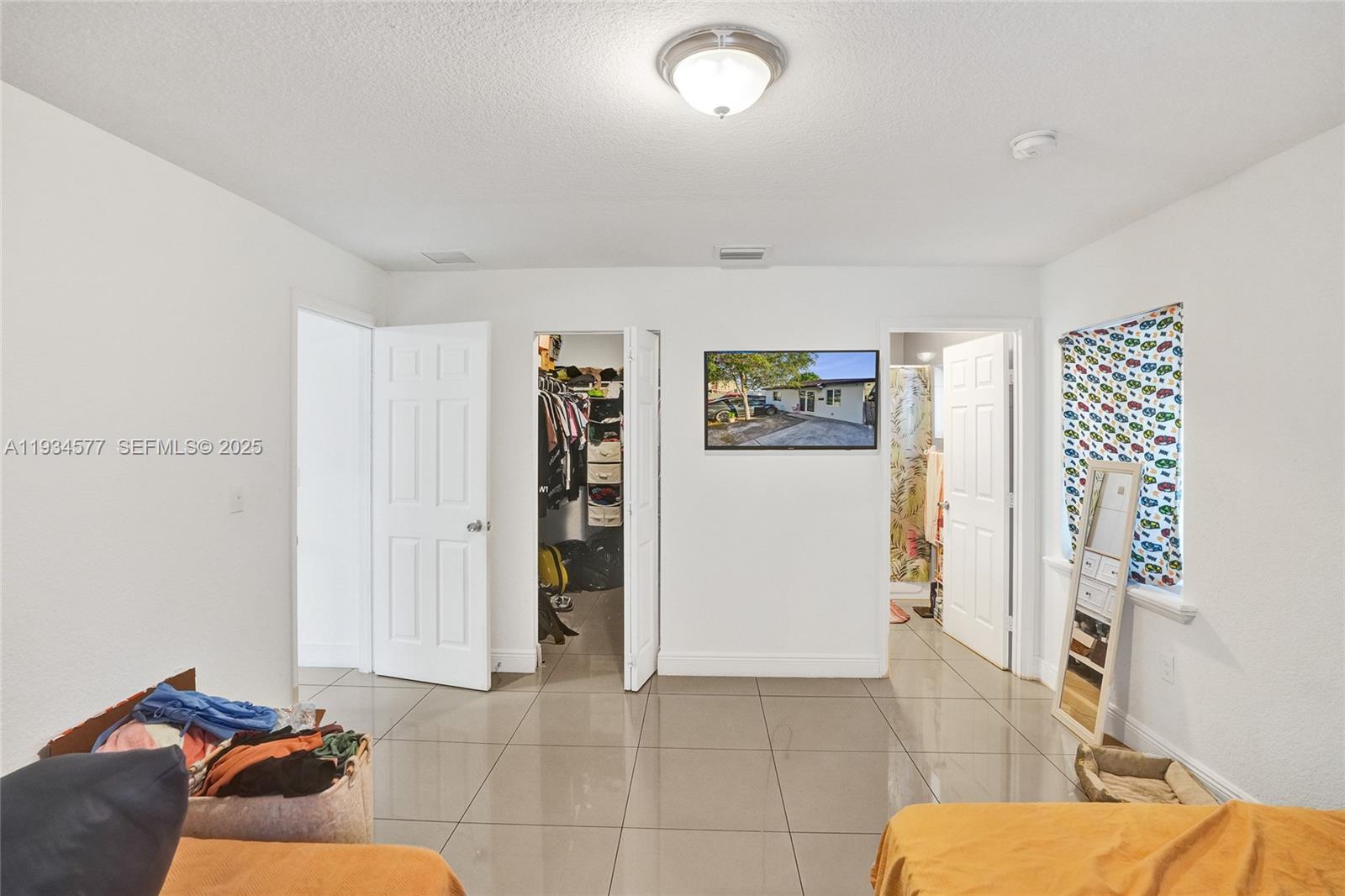 17TH AVE MANOR 2ND ADDN - Residential