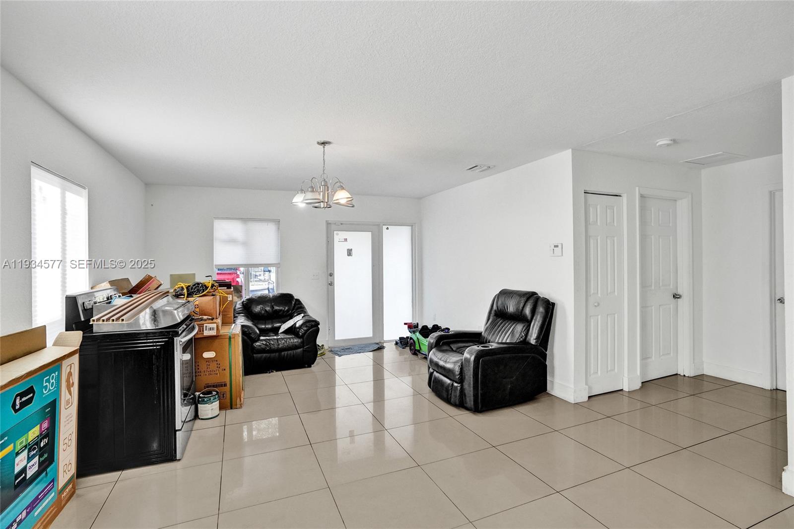 17TH AVE MANOR 2ND ADDN - Residential