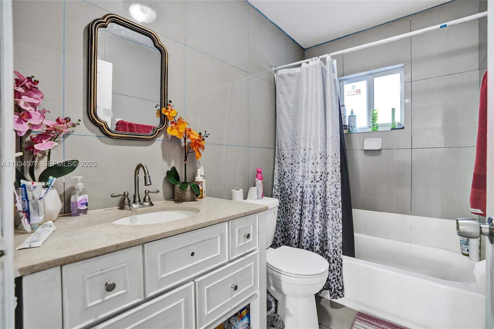 17TH AVE MANOR 2ND ADDN - Residential