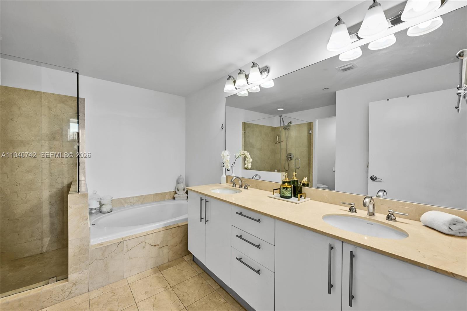 AVENTURA MARINA CONDO II - Residential