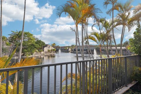 8385 Rednock Ln Miami Lakes FL 33016