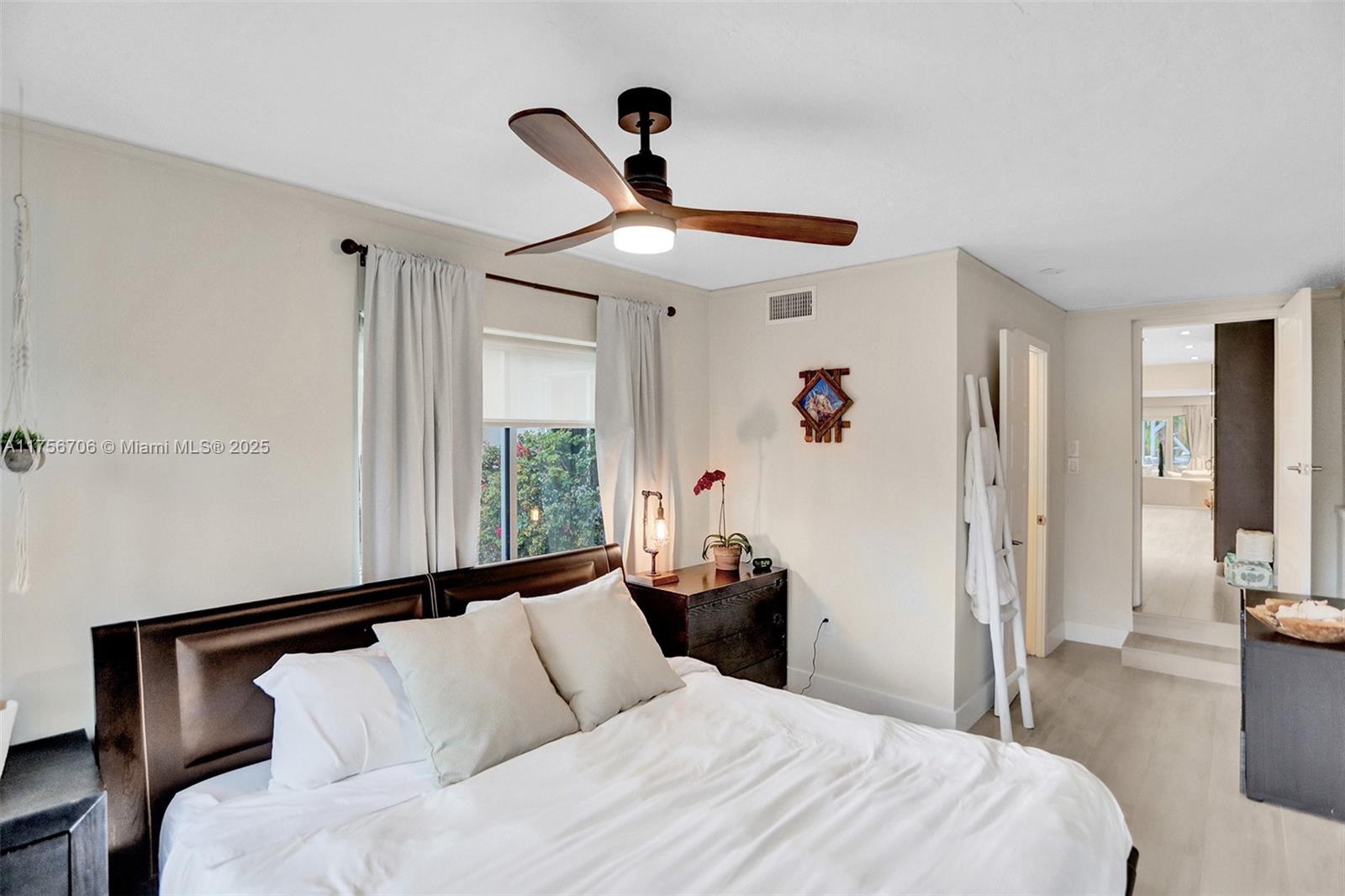 BISCAYNE POINT PB 14-35 - Residential Lease