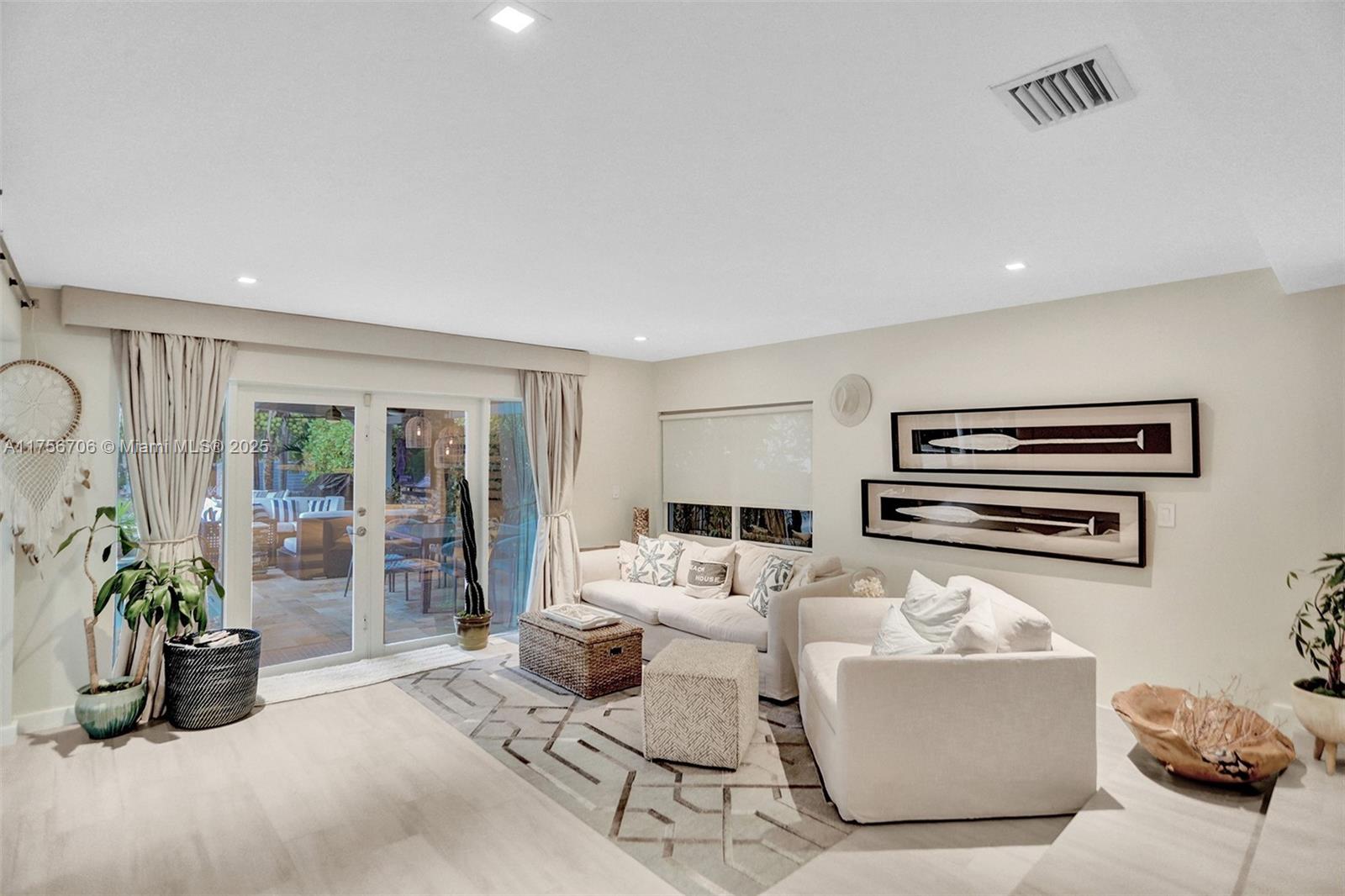 BISCAYNE POINT PB 14-35 - Residential Lease
