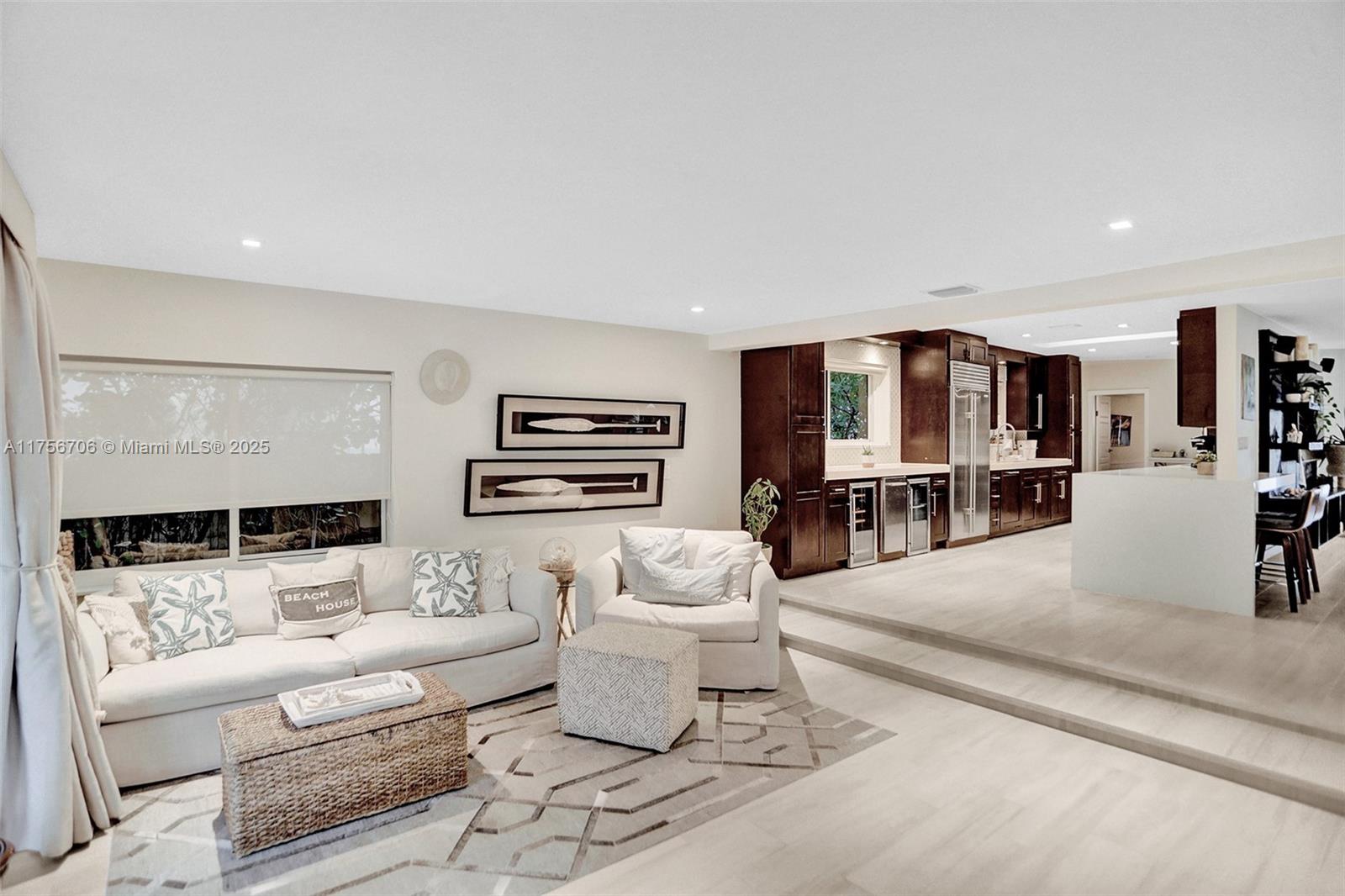 BISCAYNE POINT PB 14-35 - Residential Lease