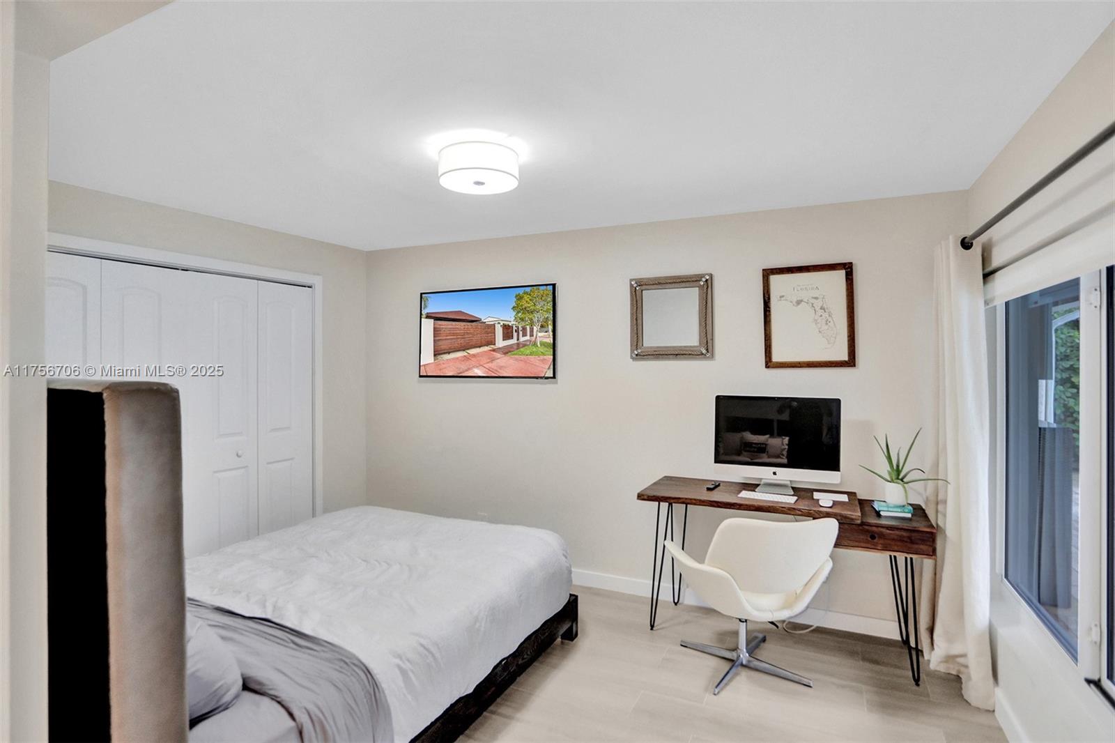 BISCAYNE POINT PB 14-35 - Residential Lease