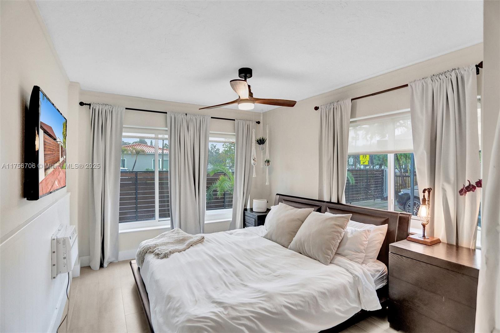 BISCAYNE POINT PB 14-35 - Residential Lease