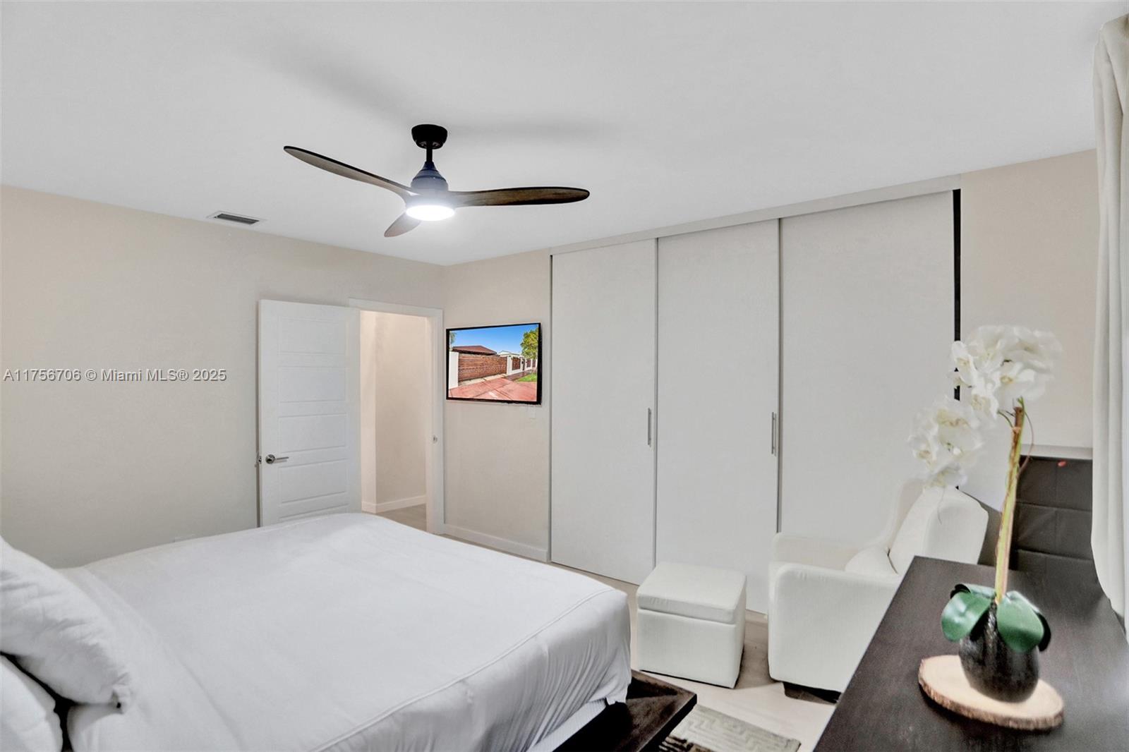 BISCAYNE POINT PB 14-35 - Residential Lease