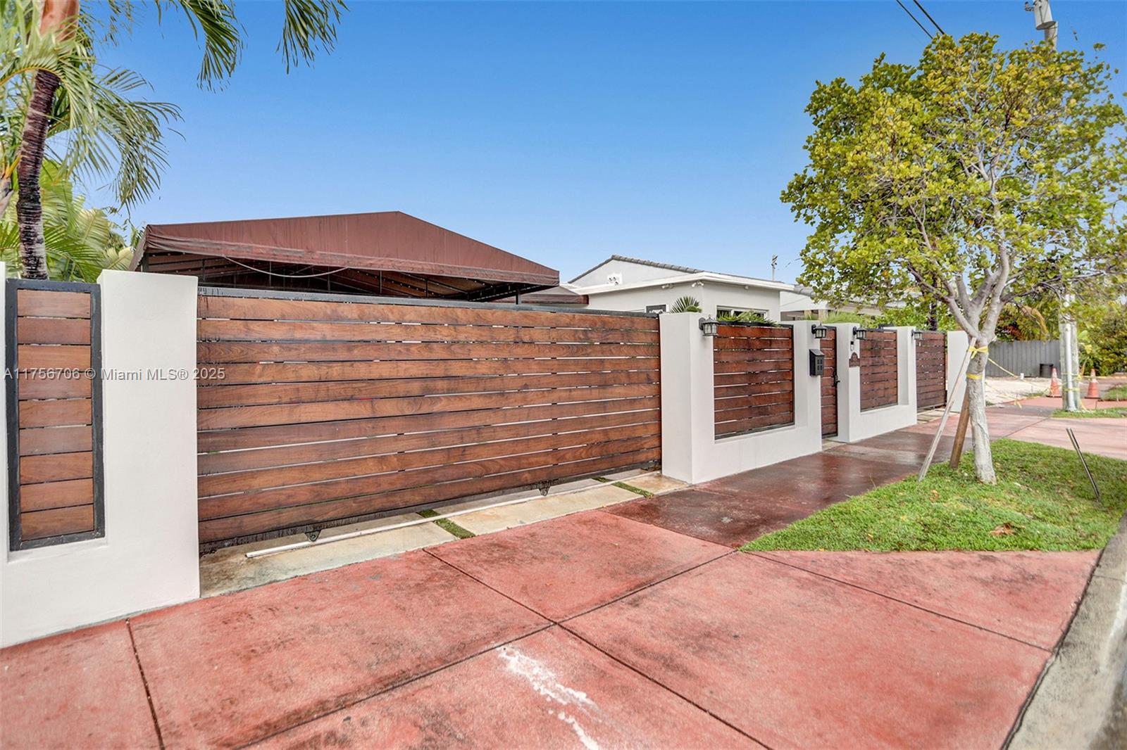 BISCAYNE POINT PB 14-35 - Residential Lease