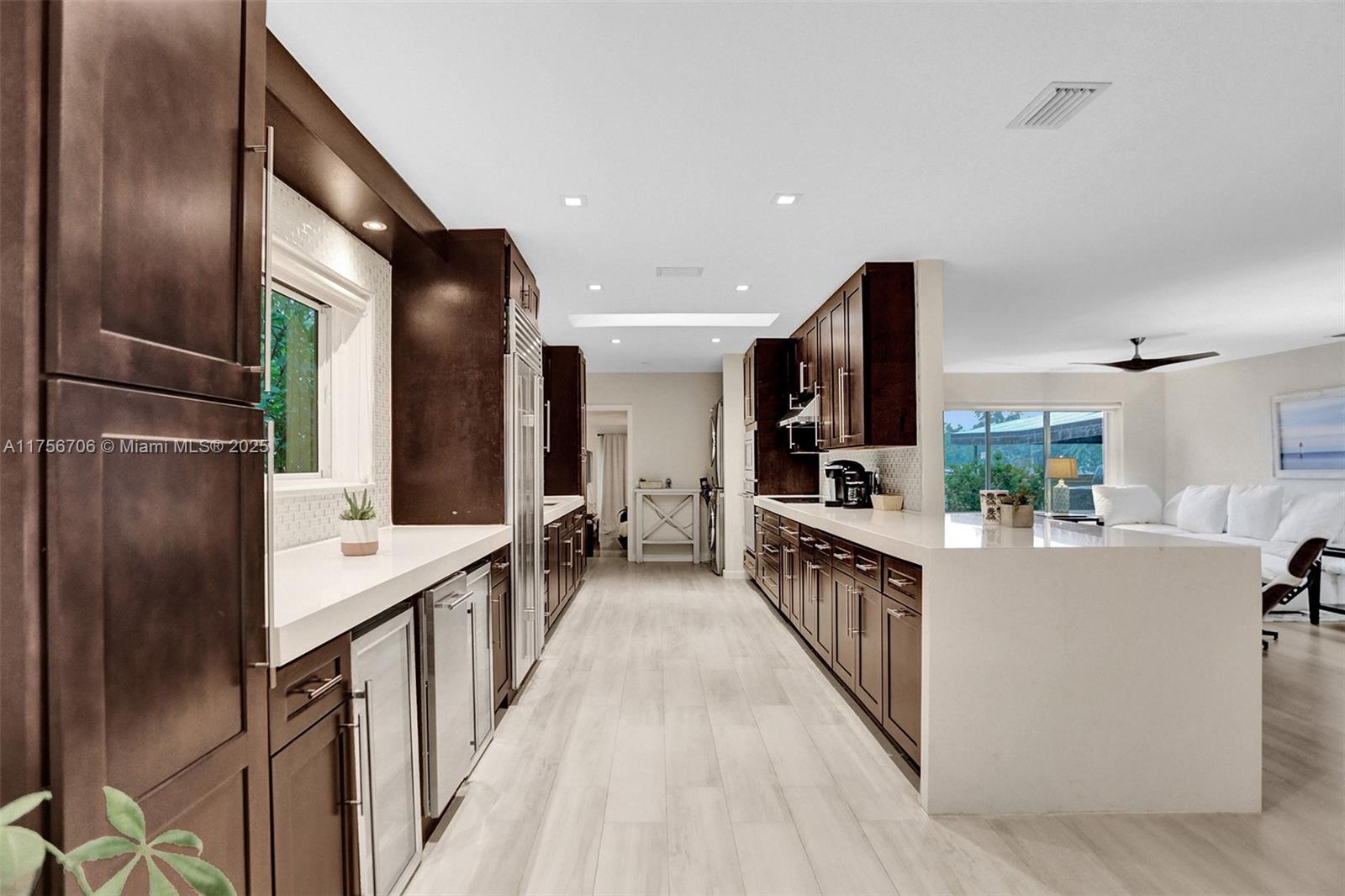BISCAYNE POINT PB 14-35 - Residential Lease