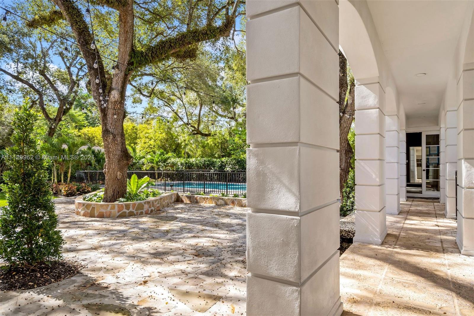 CORAL GABLES BISC BAY SEC - Residential