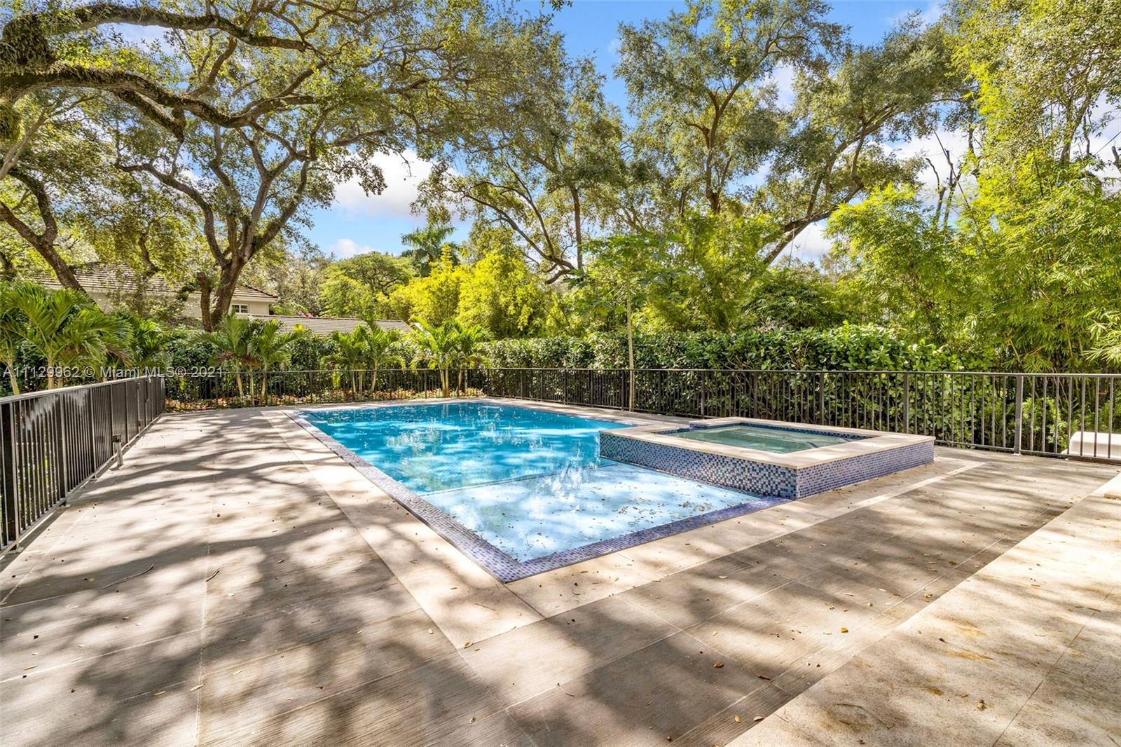 CORAL GABLES BISC BAY SEC - Residential