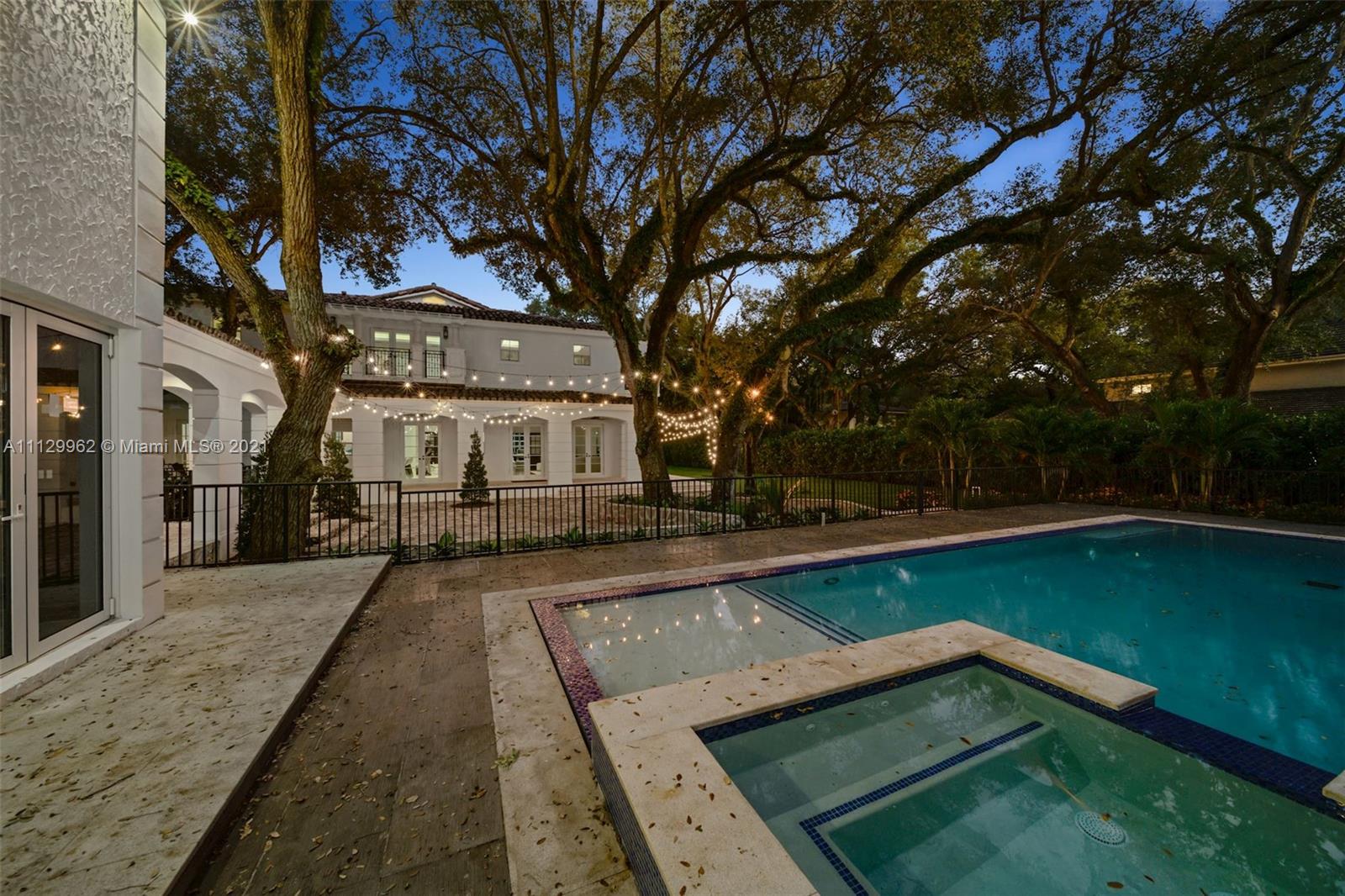 CORAL GABLES BISC BAY SEC - Residential