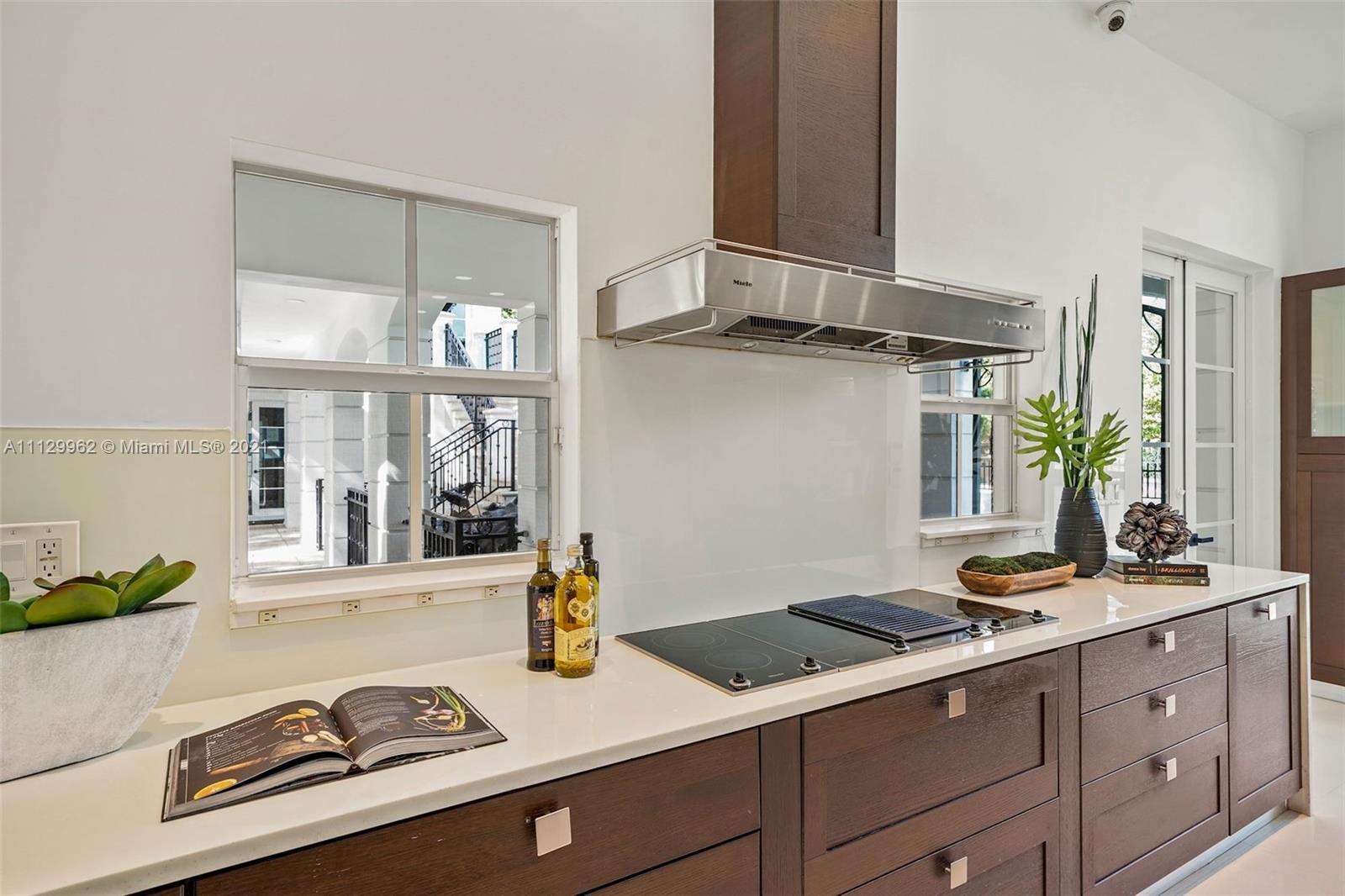 CORAL GABLES BISC BAY SEC - Residential