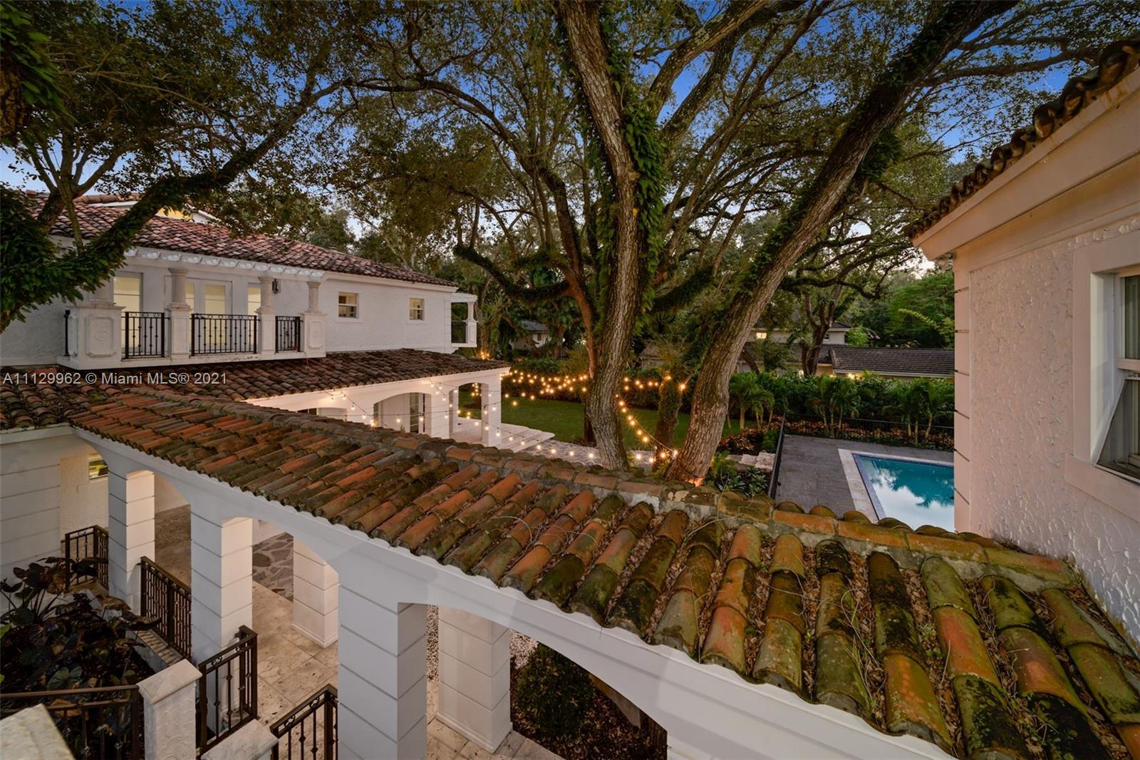 CORAL GABLES BISC BAY SEC - Residential