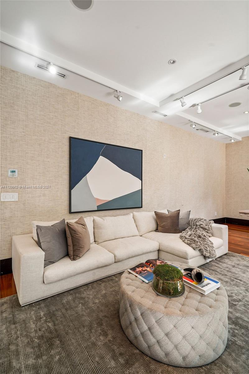 CORAL GABLES BISC BAY SEC - Residential