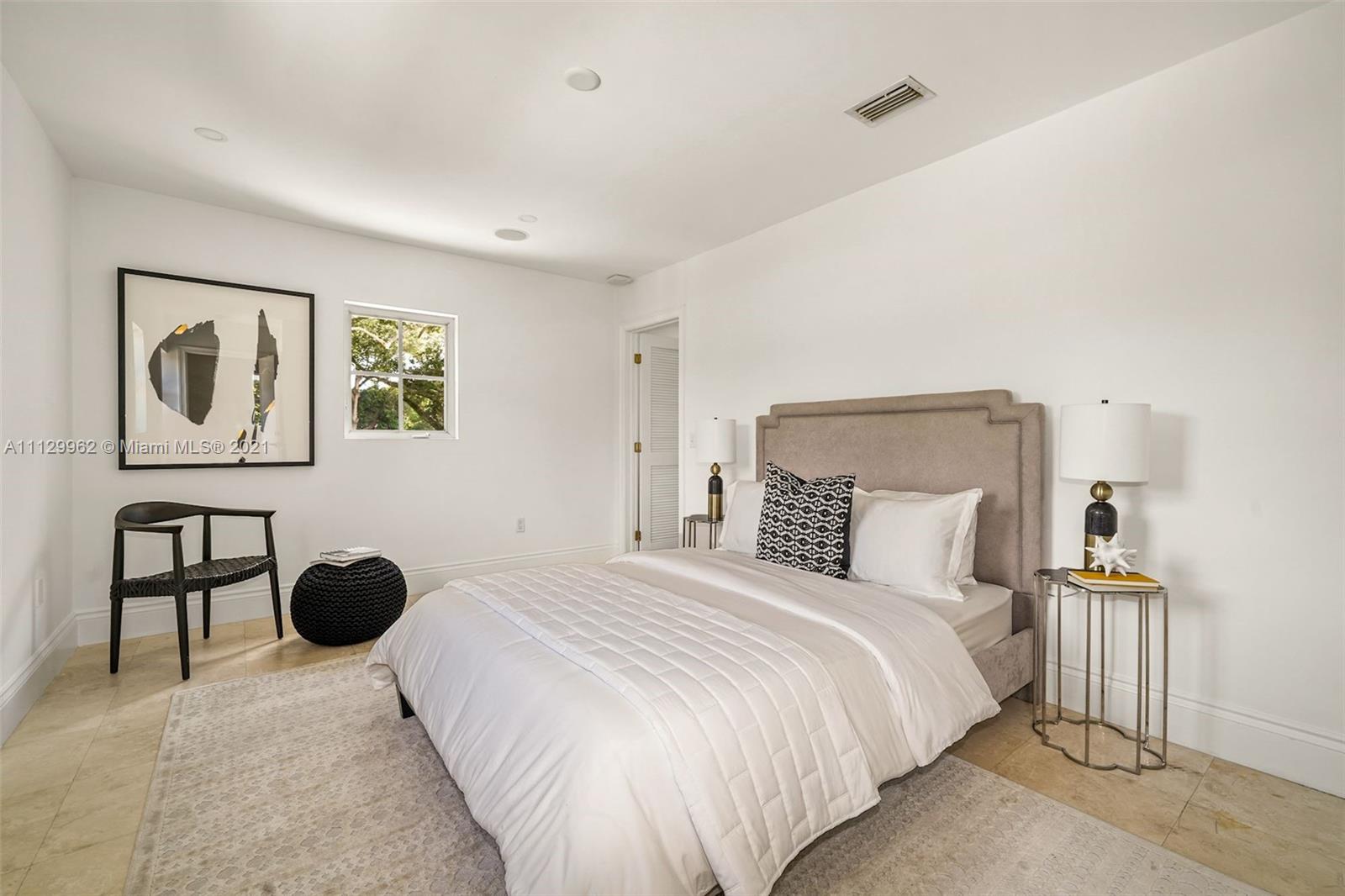 CORAL GABLES BISC BAY SEC - Residential