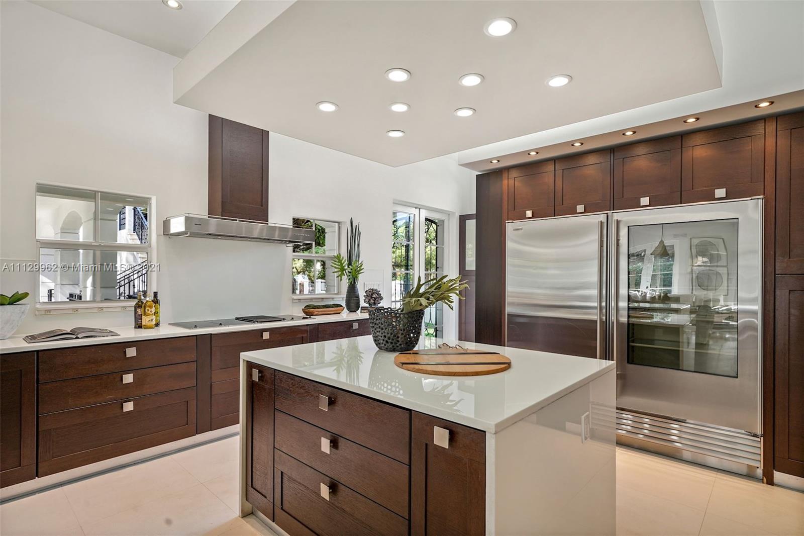 CORAL GABLES BISC BAY SEC - Residential