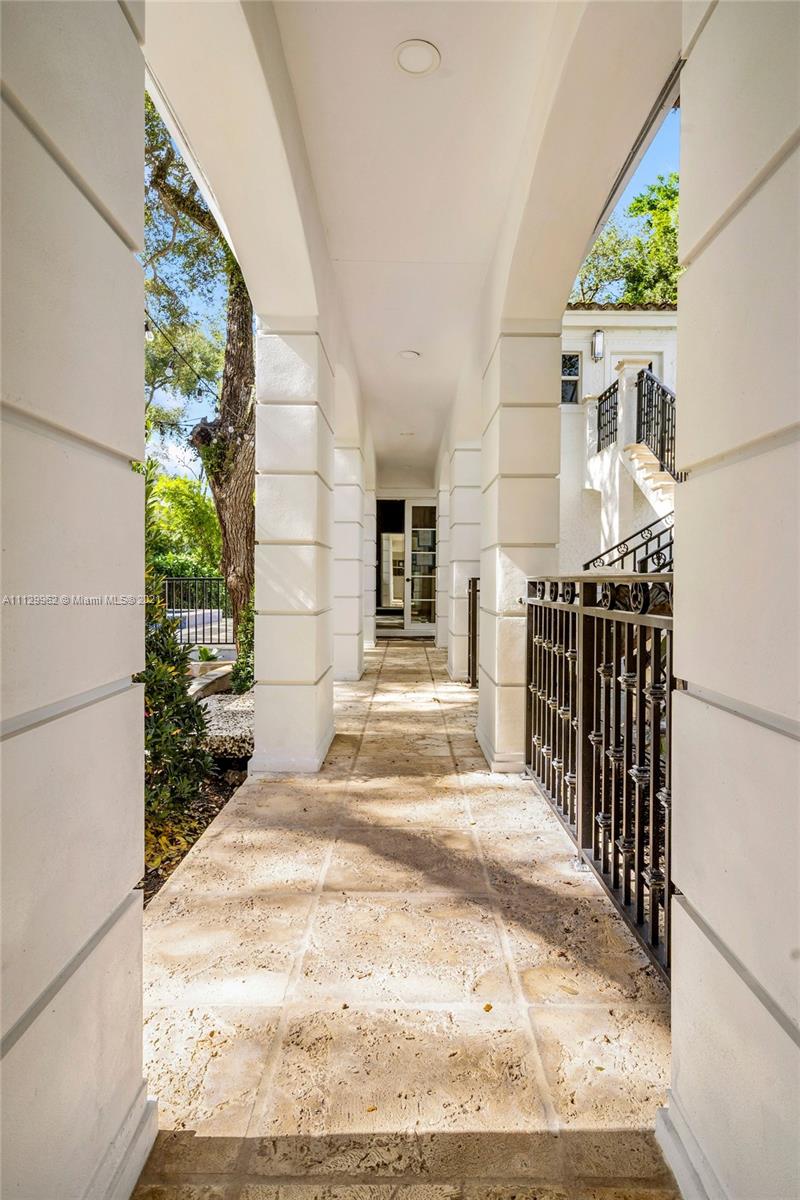 CORAL GABLES BISC BAY SEC - Residential
