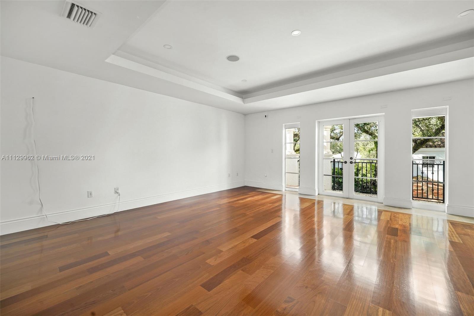 CORAL GABLES BISC BAY SEC - Residential