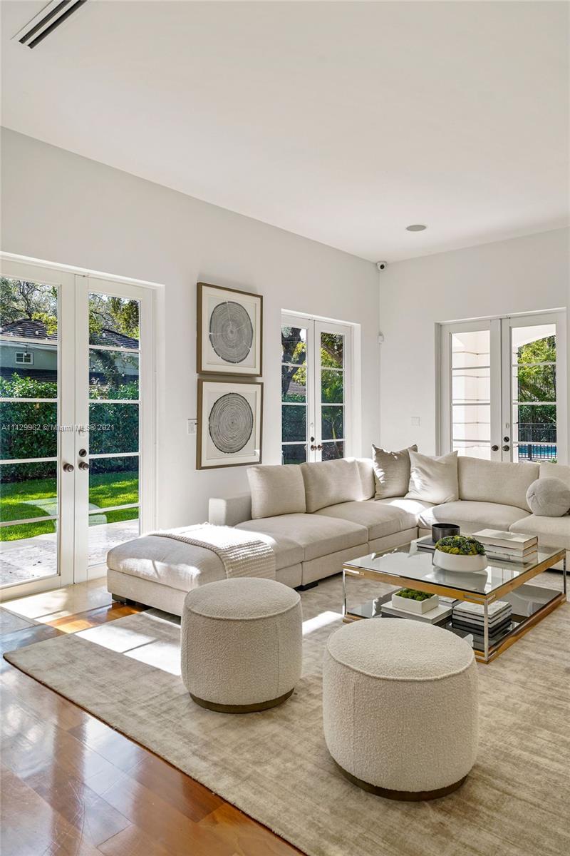 CORAL GABLES BISC BAY SEC - Residential