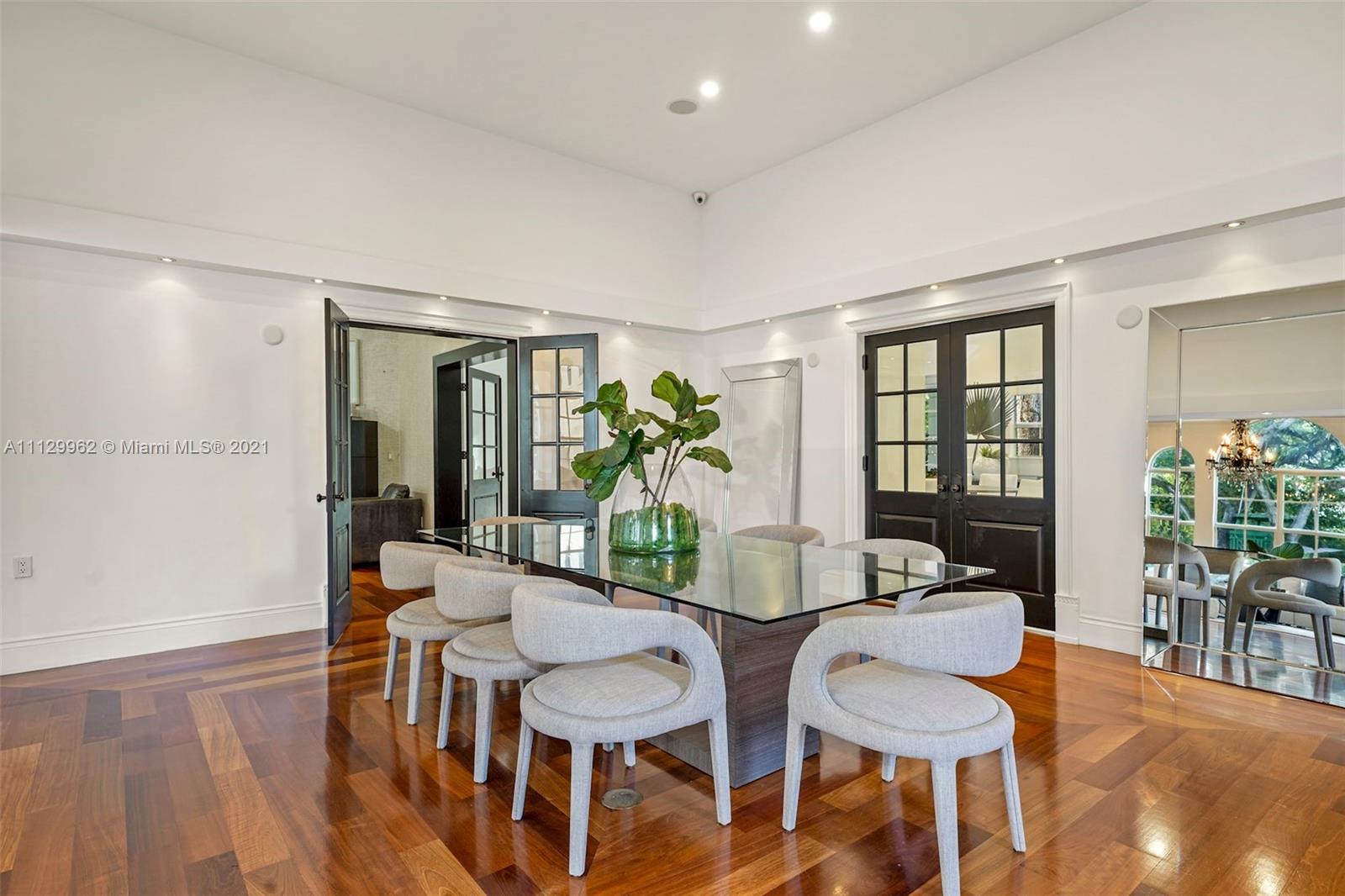 CORAL GABLES BISC BAY SEC - Residential