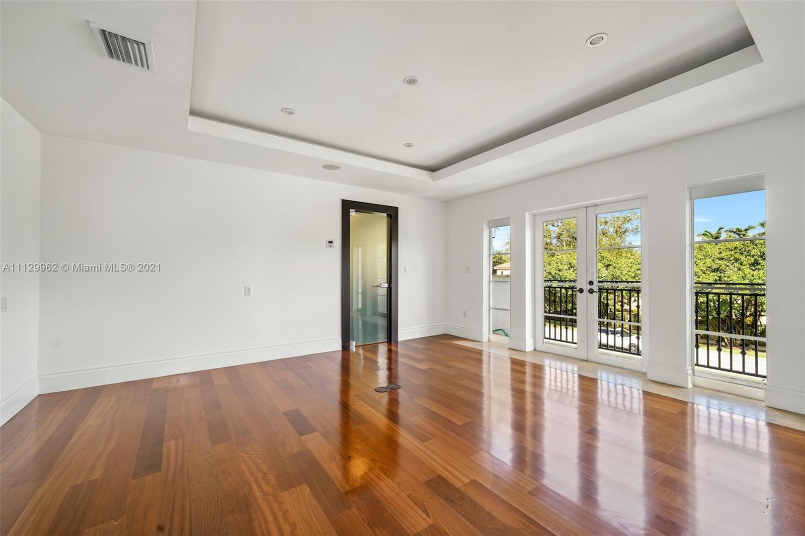 CORAL GABLES BISC BAY SEC - Residential