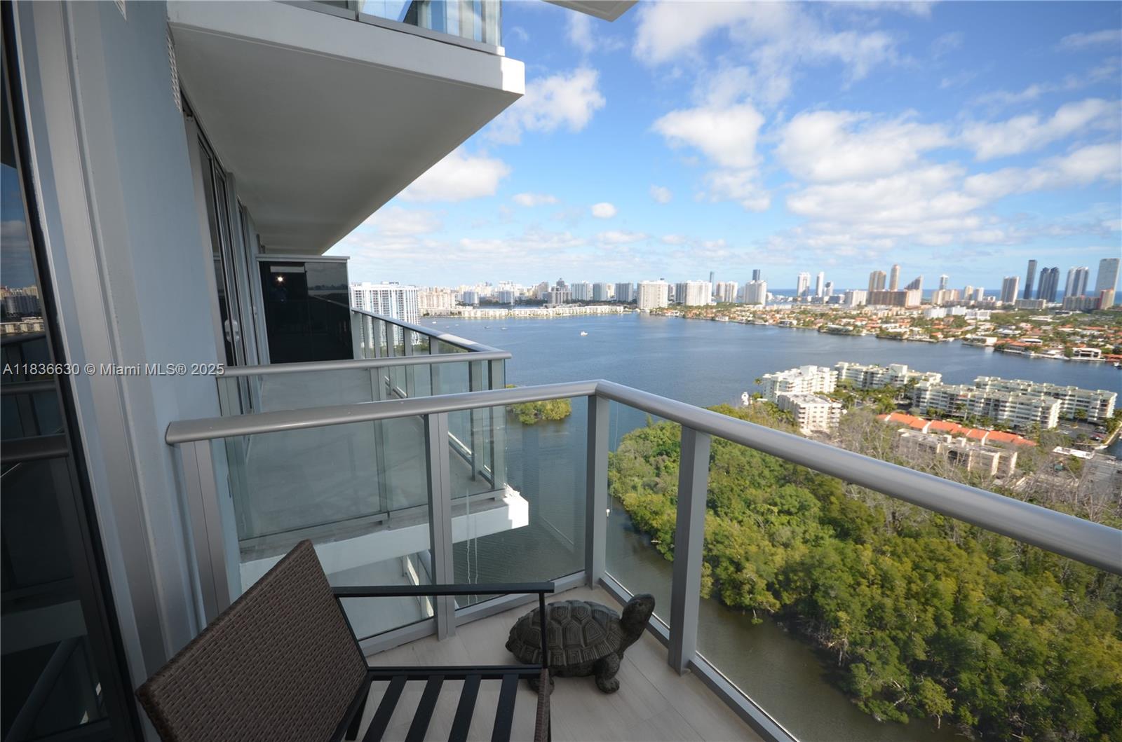 16385 Biscayne Blvd 2820