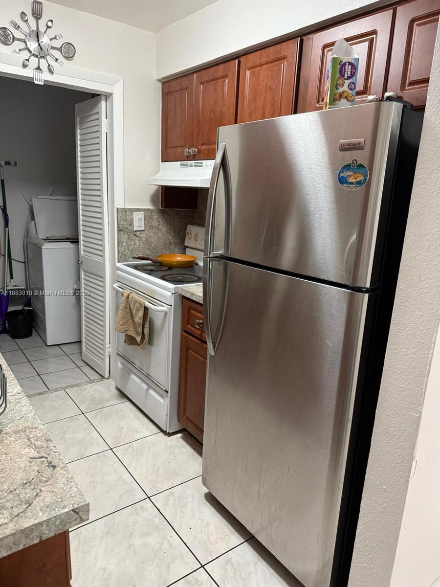 ISLAND VIEW - Residential Lease