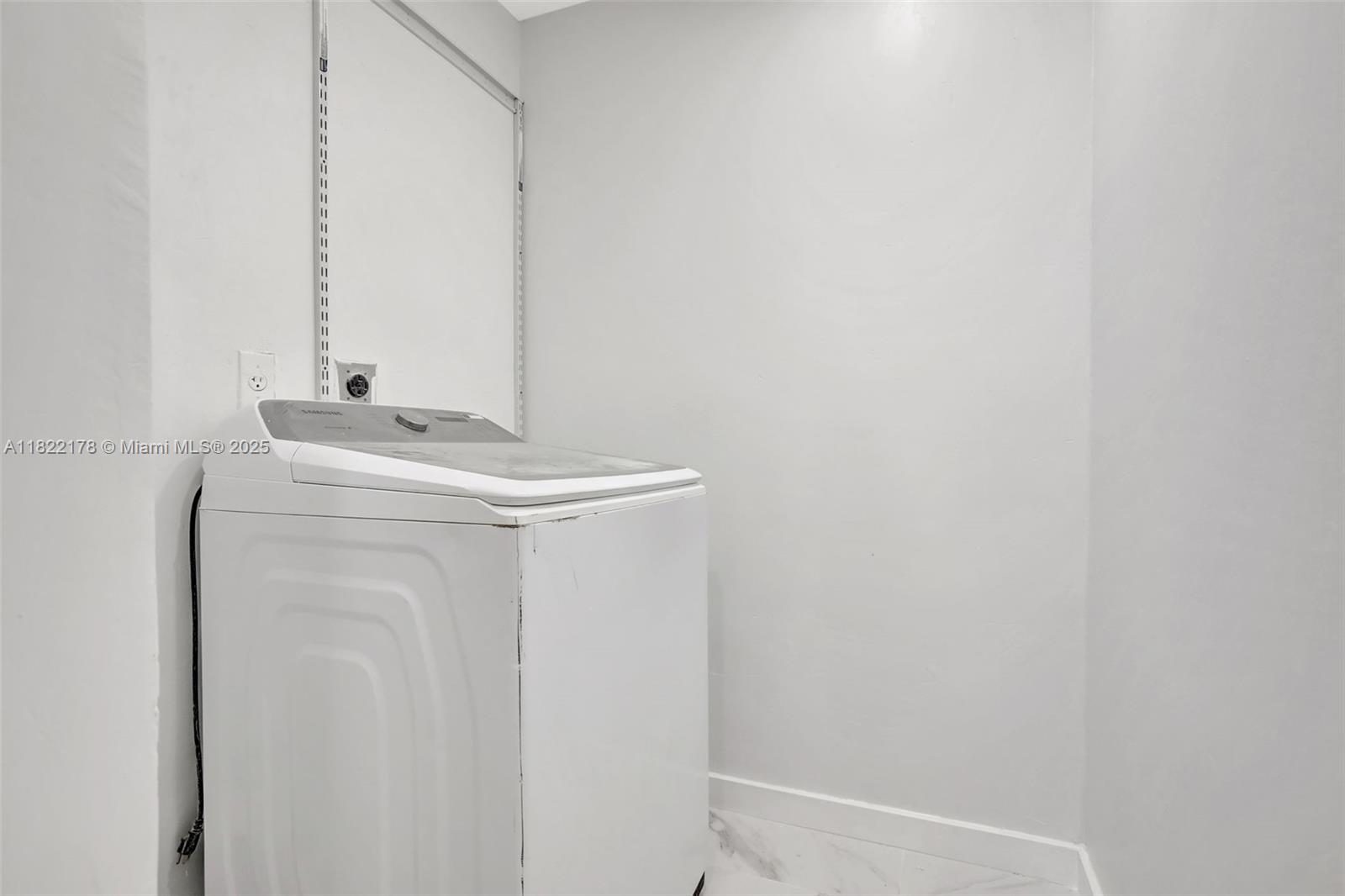 VISTA TOWNHOUSE SEC B - Residential Lease