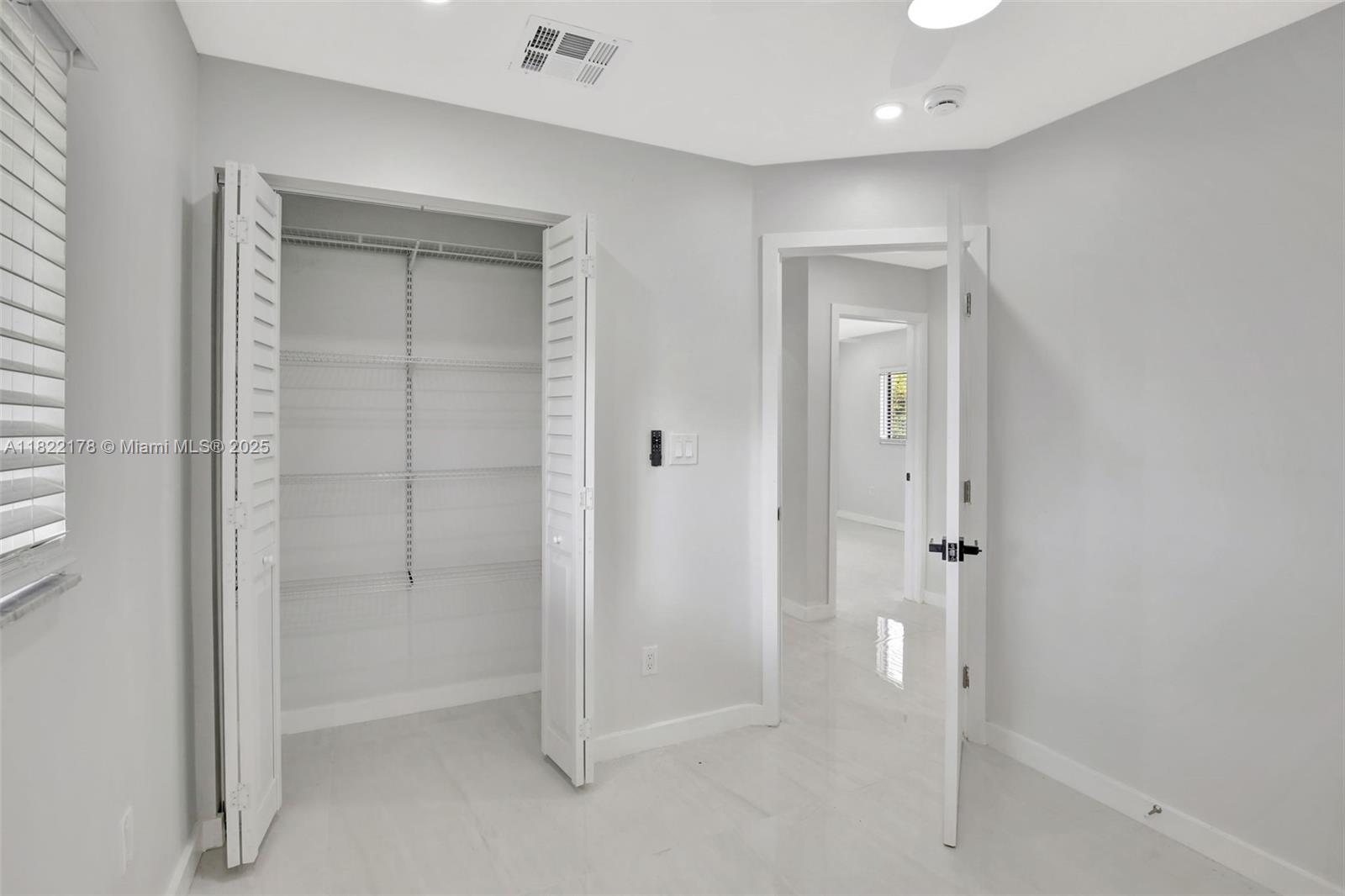 VISTA TOWNHOUSE SEC B - Residential Lease