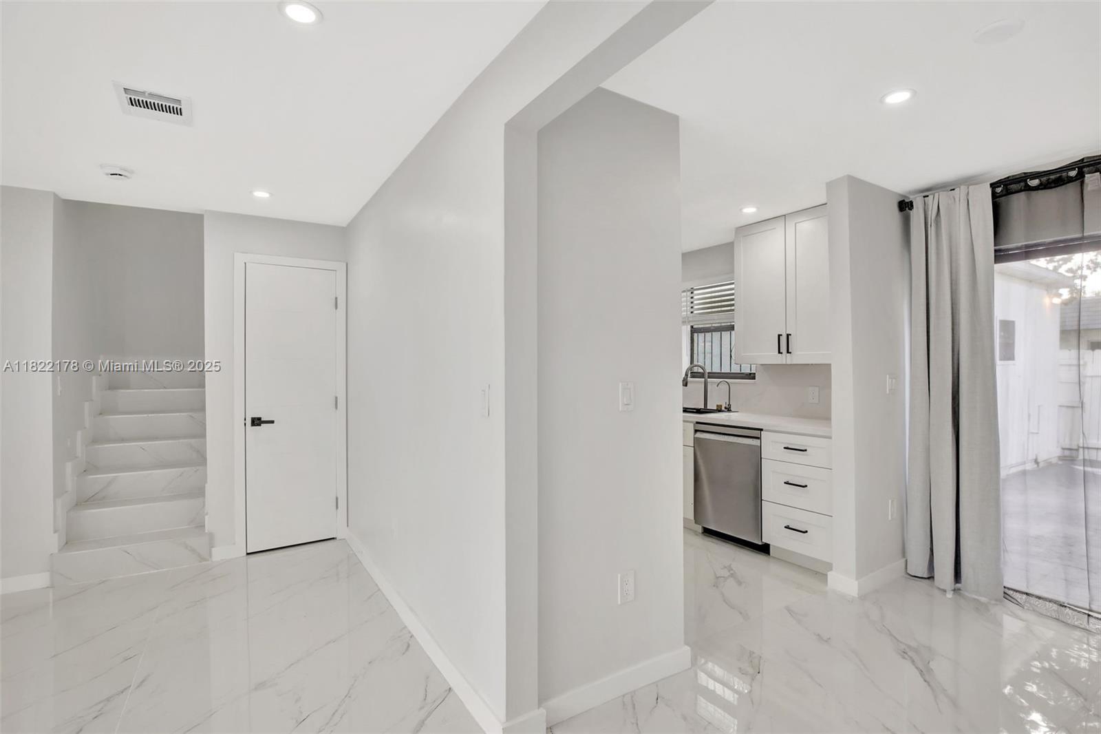 VISTA TOWNHOUSE SEC B - Residential Lease
