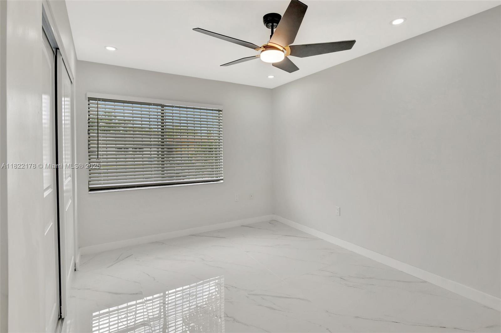 VISTA TOWNHOUSE SEC B - Residential Lease