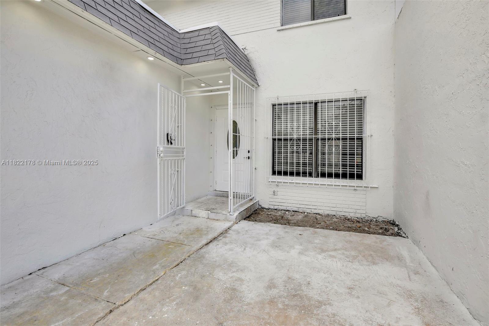 VISTA TOWNHOUSE SEC B - Residential Lease
