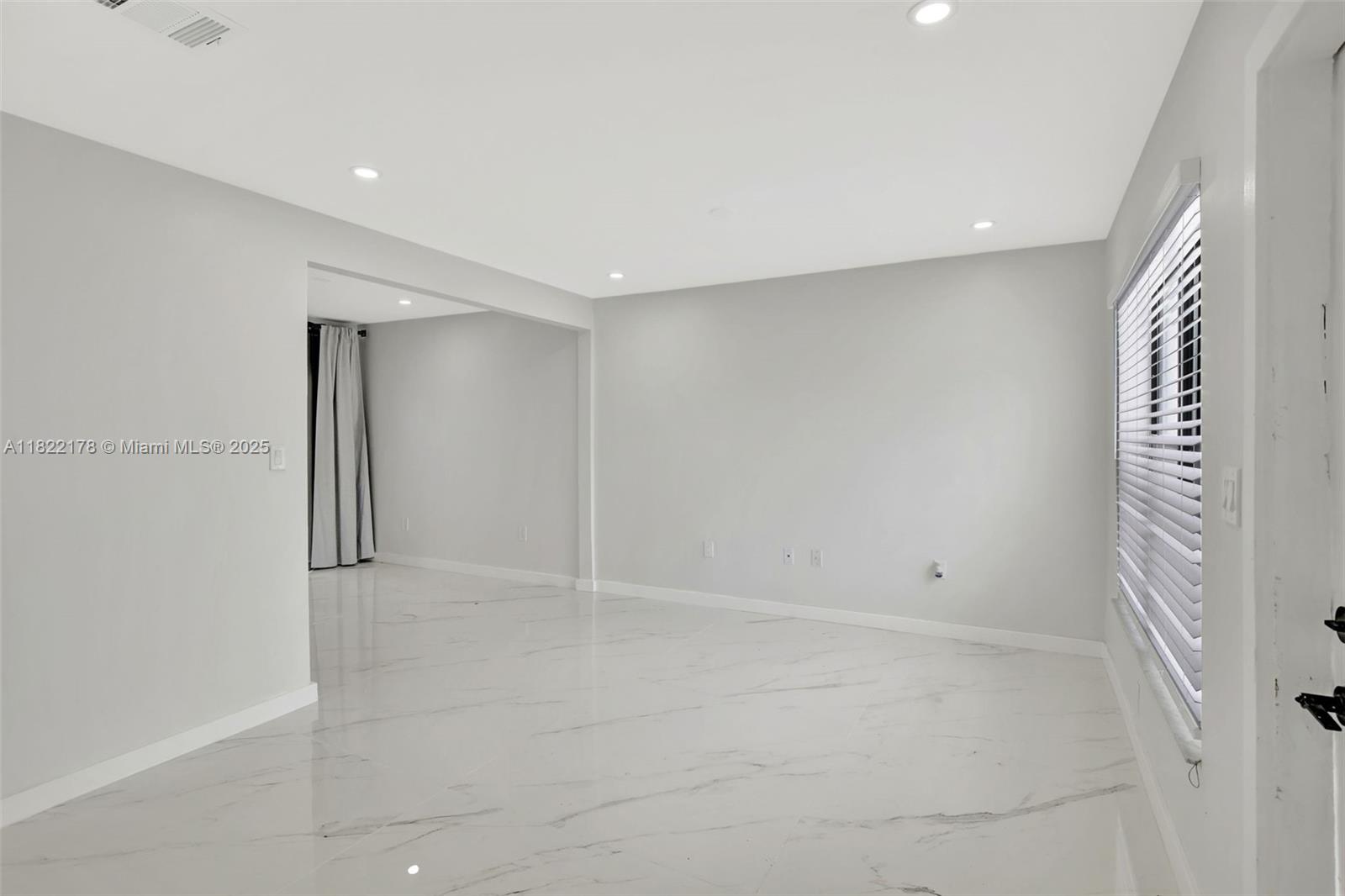 VISTA TOWNHOUSE SEC B - Residential Lease