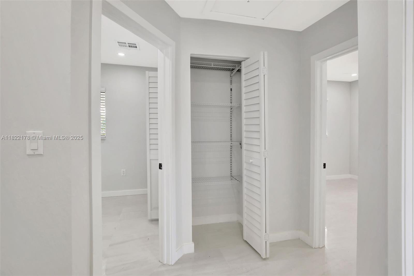 VISTA TOWNHOUSE SEC B - Residential Lease