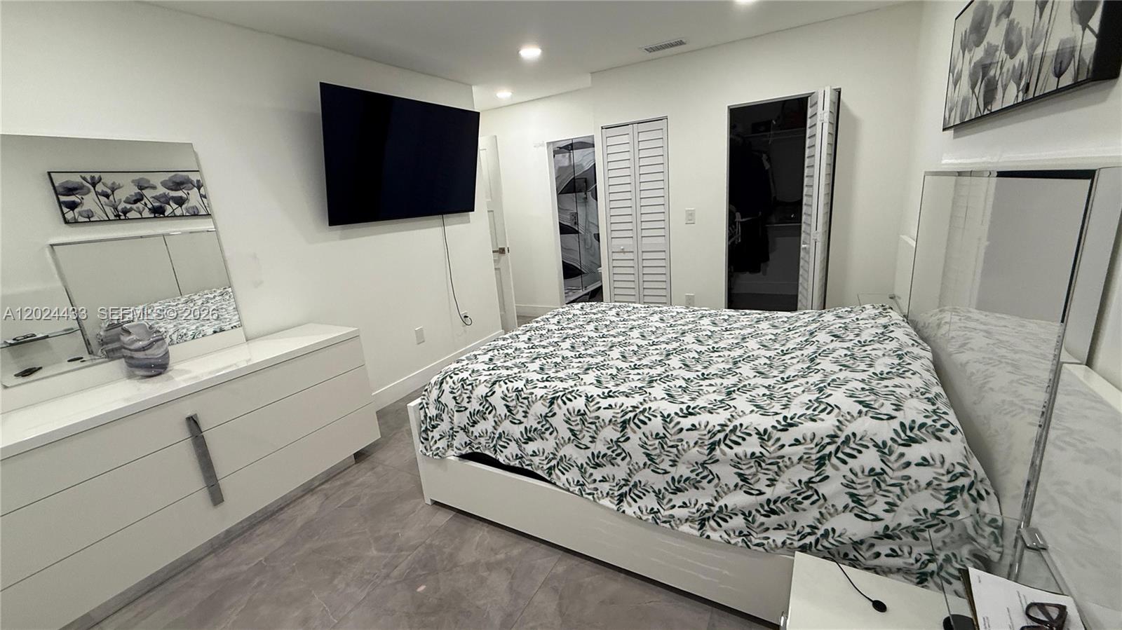 TREASURE OF KENDALL CONDO - Residential