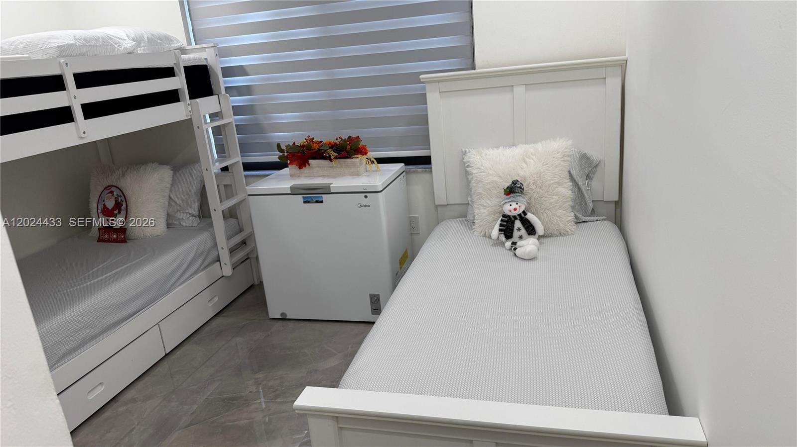 TREASURE OF KENDALL CONDO - Residential